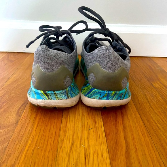 Women’s Under Armour Speed Form sneakers - Picture 3 of 5